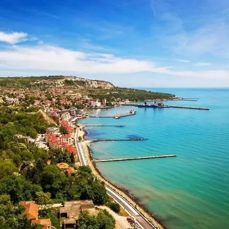 с изглед към морето и външен басейн *